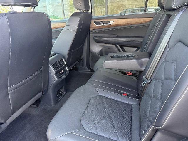 Used 2025 Volkswagen Atlas SE image 4