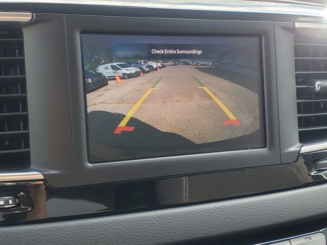 Used 2023 Chrysler Voyager LX image 17