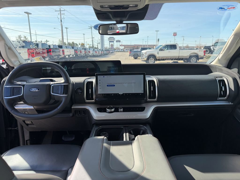 Certified 2025 Ford Expedition Active image 30