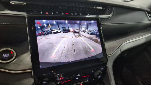 Used 2024 Jeep Grand Cherokee Limited image 25