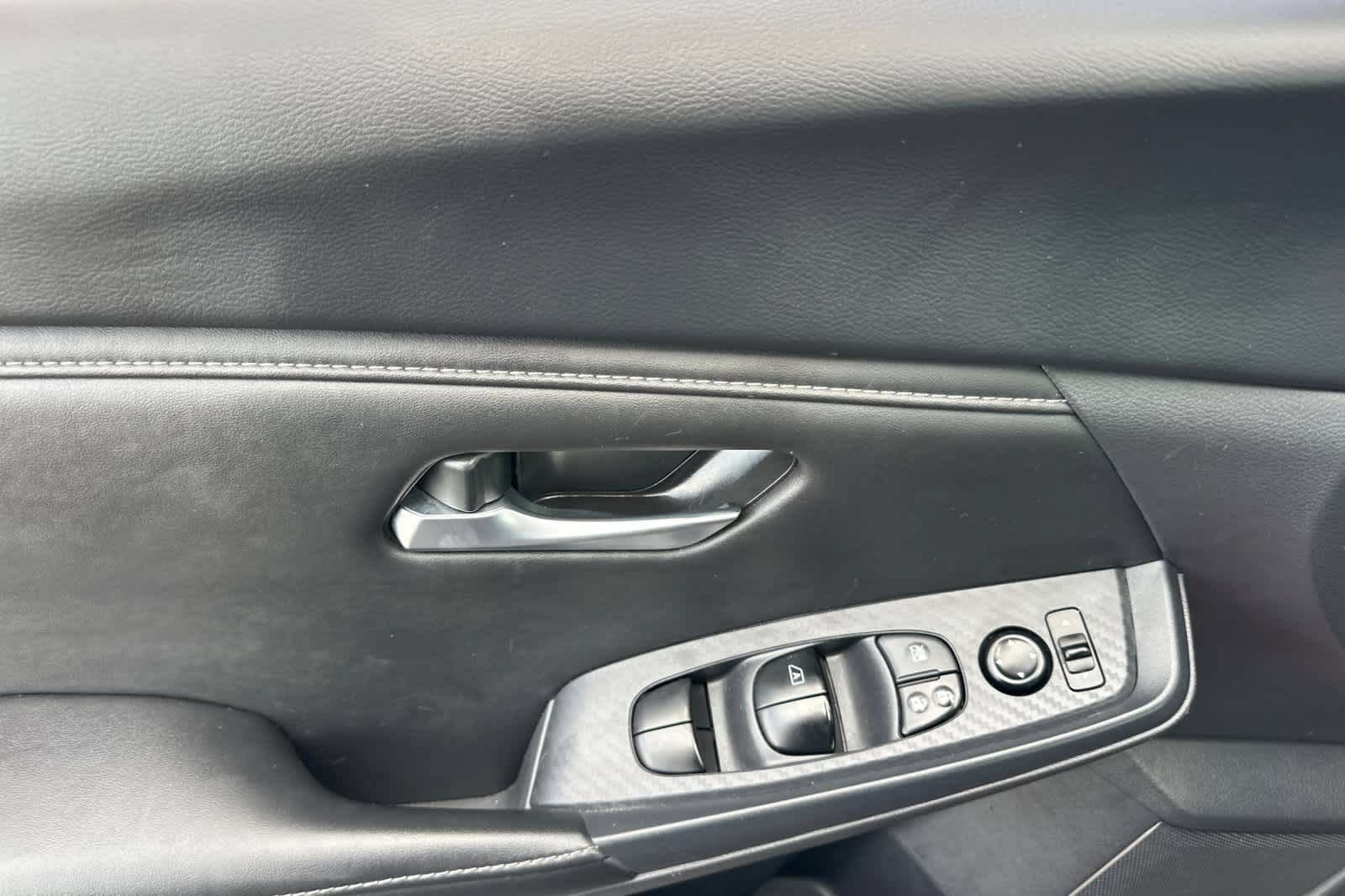 Used 2025 Nissan Sentra SV FWD image 13