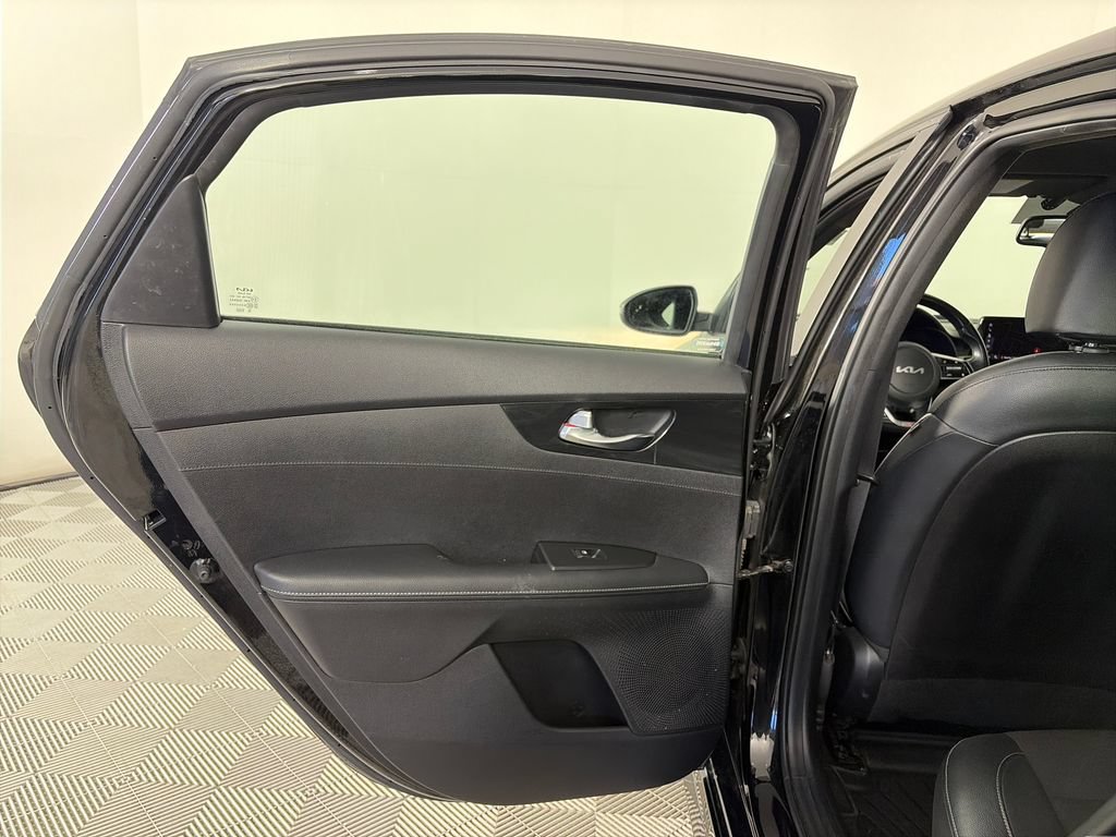 Used 2022 Kia Forte GT-Line w/ GT-Line Premium Package FWD image 12
