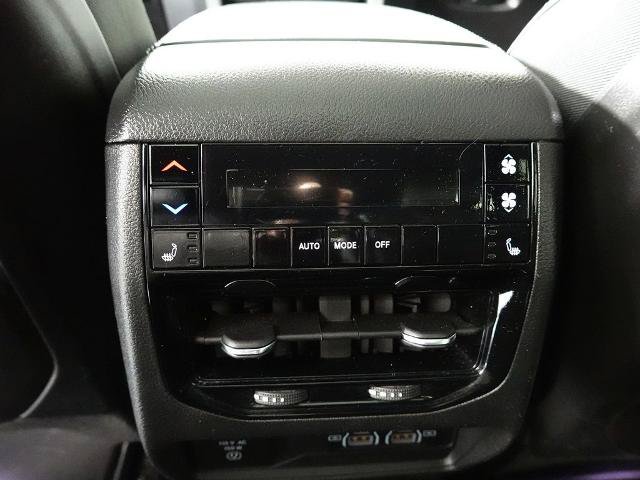 Used 2023 Jeep Grand Cherokee L Overland AWD/4WD image 15