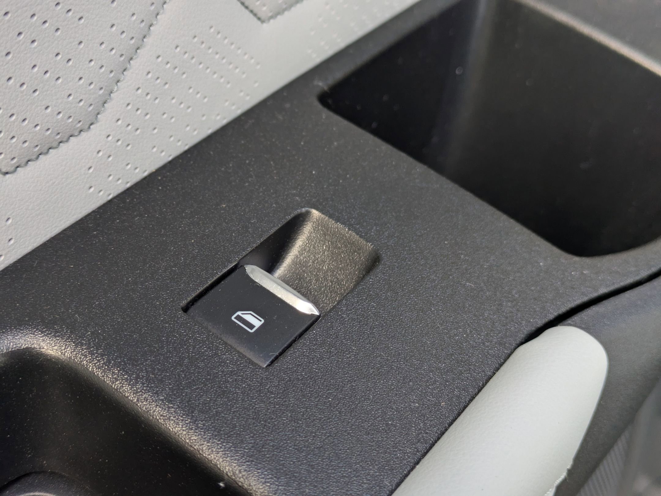 Certified 2025 Ford Explorer Platinum w/ Ultimate Package image 29