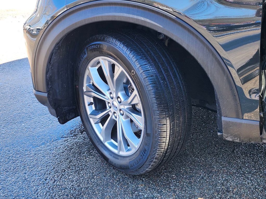 Certified 2022 Ford Explorer XLT w/ Equipment Group 202A image 35