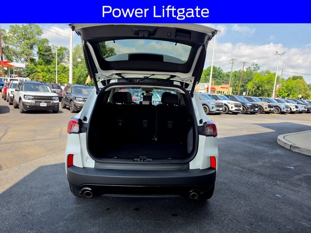 Certified 2022 Ford Escape SE w/ SE Sport Appearance Package AWD/4WD image 8