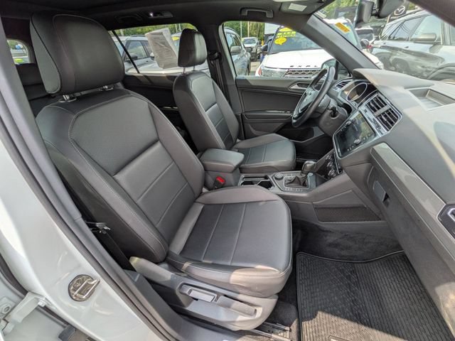 Used 2020 Volkswagen Tiguan SE R-Line AWD/4WD image 23