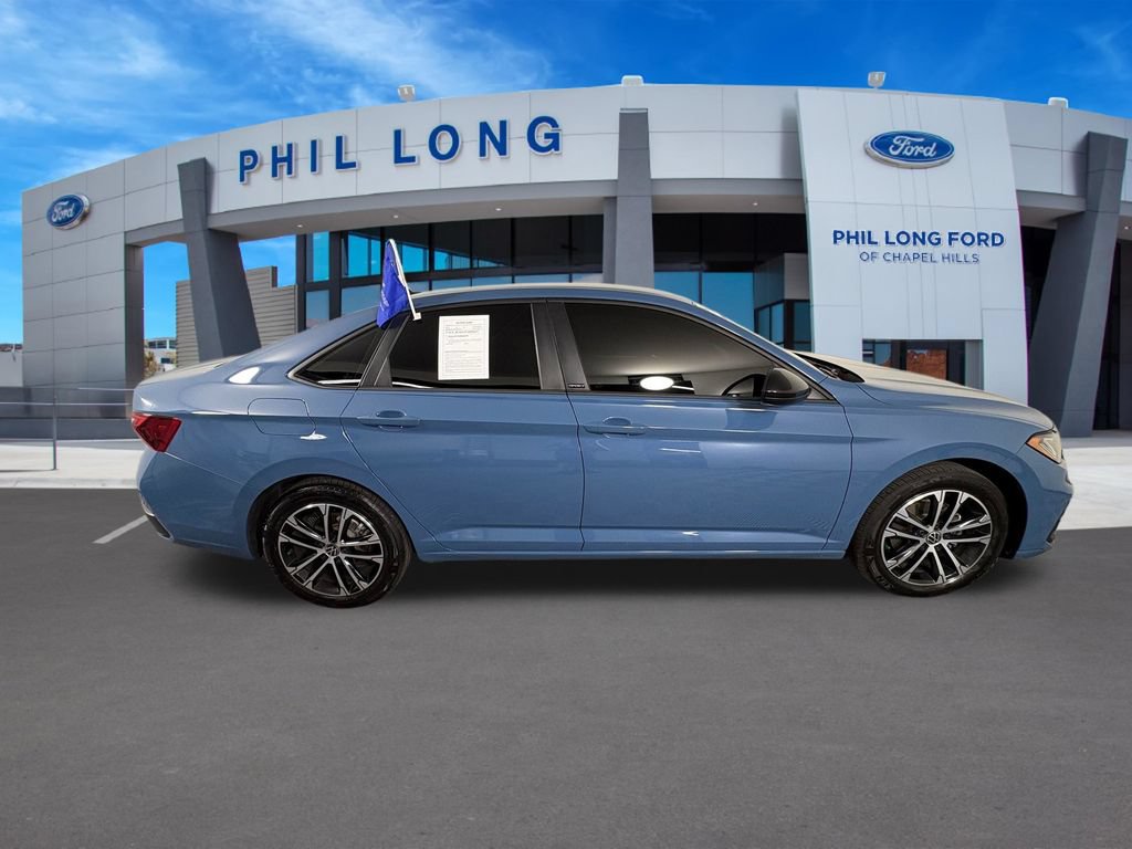 Used 2025 Volkswagen Jetta Sport FWD image 6