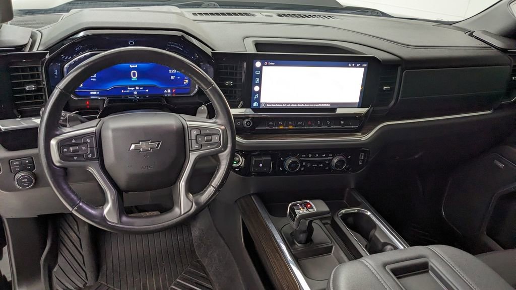 Used 2022 Chevrolet Silverado 1500 LT Trail Boss w/ Convenience Package II image 3