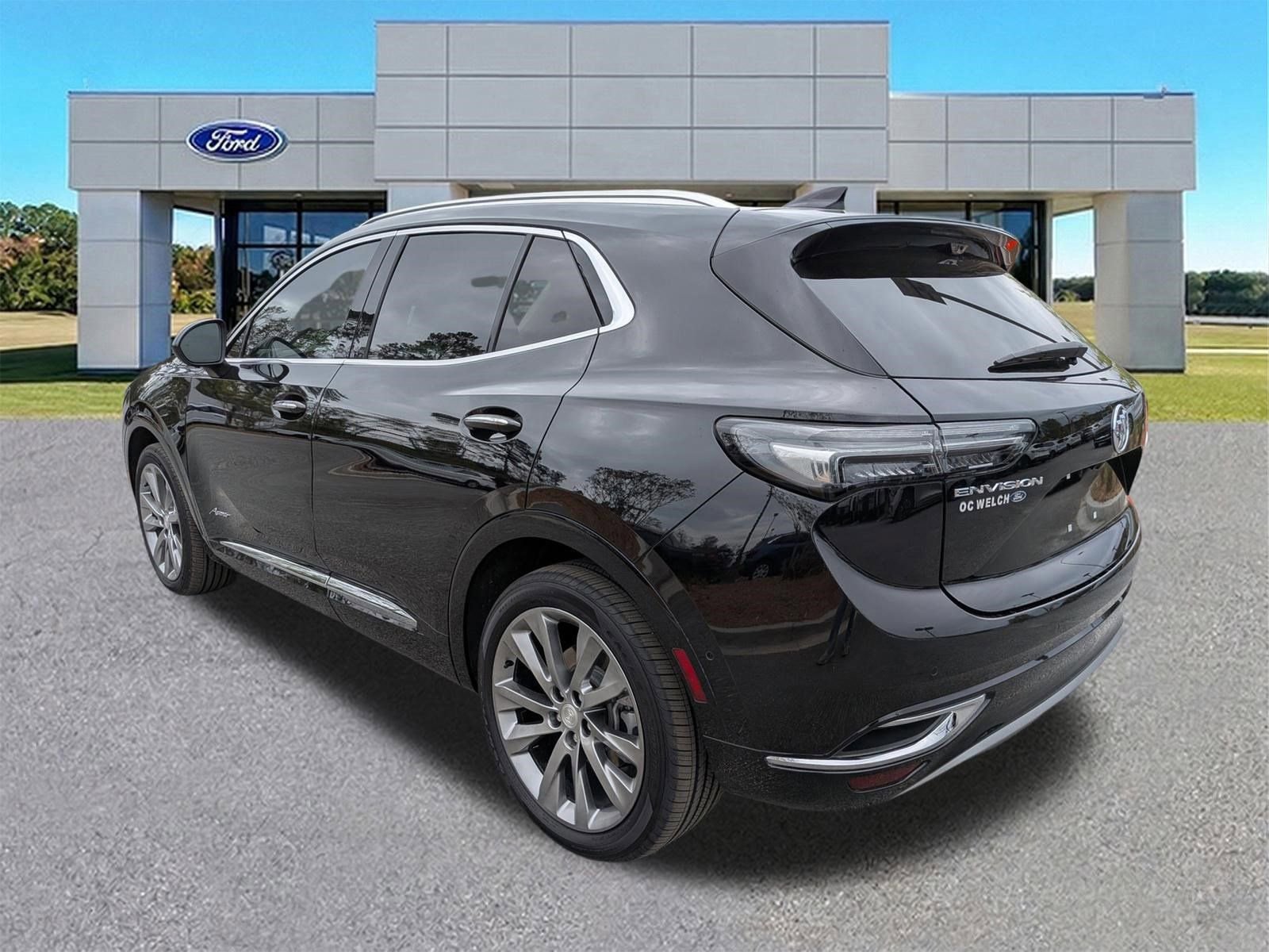 Used 2021 Buick Envision Avenir w/ Technology Package II image 2