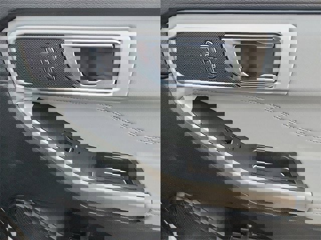 Certified 2023 Ford Explorer XLT w/ Equipment Group 202A image 36