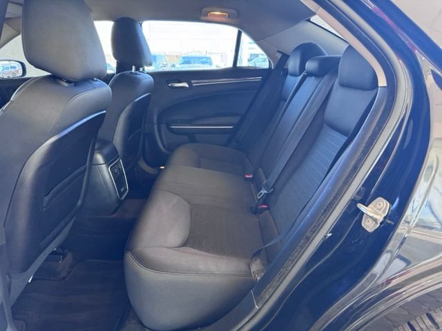 Used 2018 Chrysler 300 Touring RWD image 11