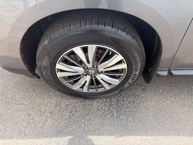 Used 2019 Nissan Pathfinder S AWD/4WD image 11