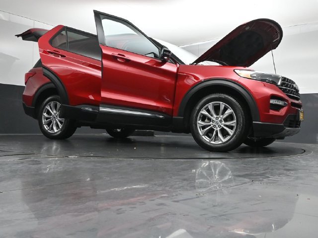 Certified 2024 Ford Explorer XLT w/ Equipment Group 202A AWD/4WD image 53