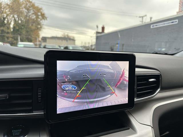 Certified 2022 Ford Explorer XLT w/ Equipment Group 202A image 15