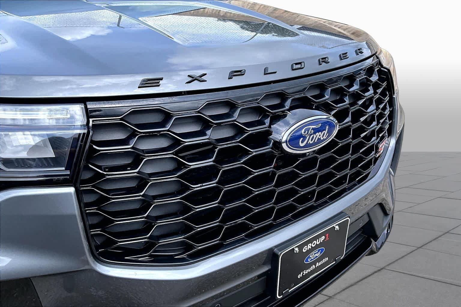 Certified 2025 Ford Explorer ST w/ Sun And Sound Package AWD/4WD image 30