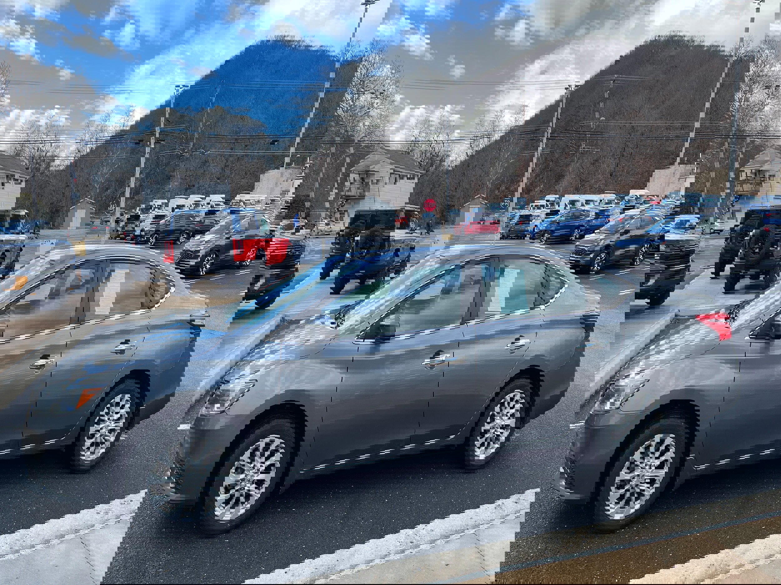 Used 2019 Nissan Sentra SV image 3