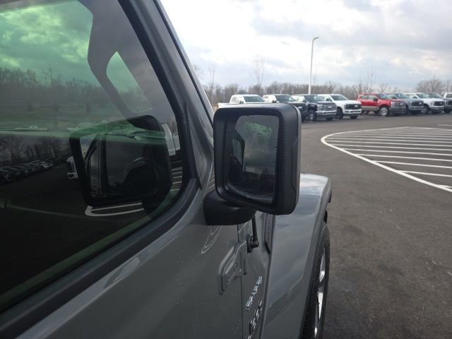 Used 2020 Jeep Wrangler Unlimited Sahara image 11