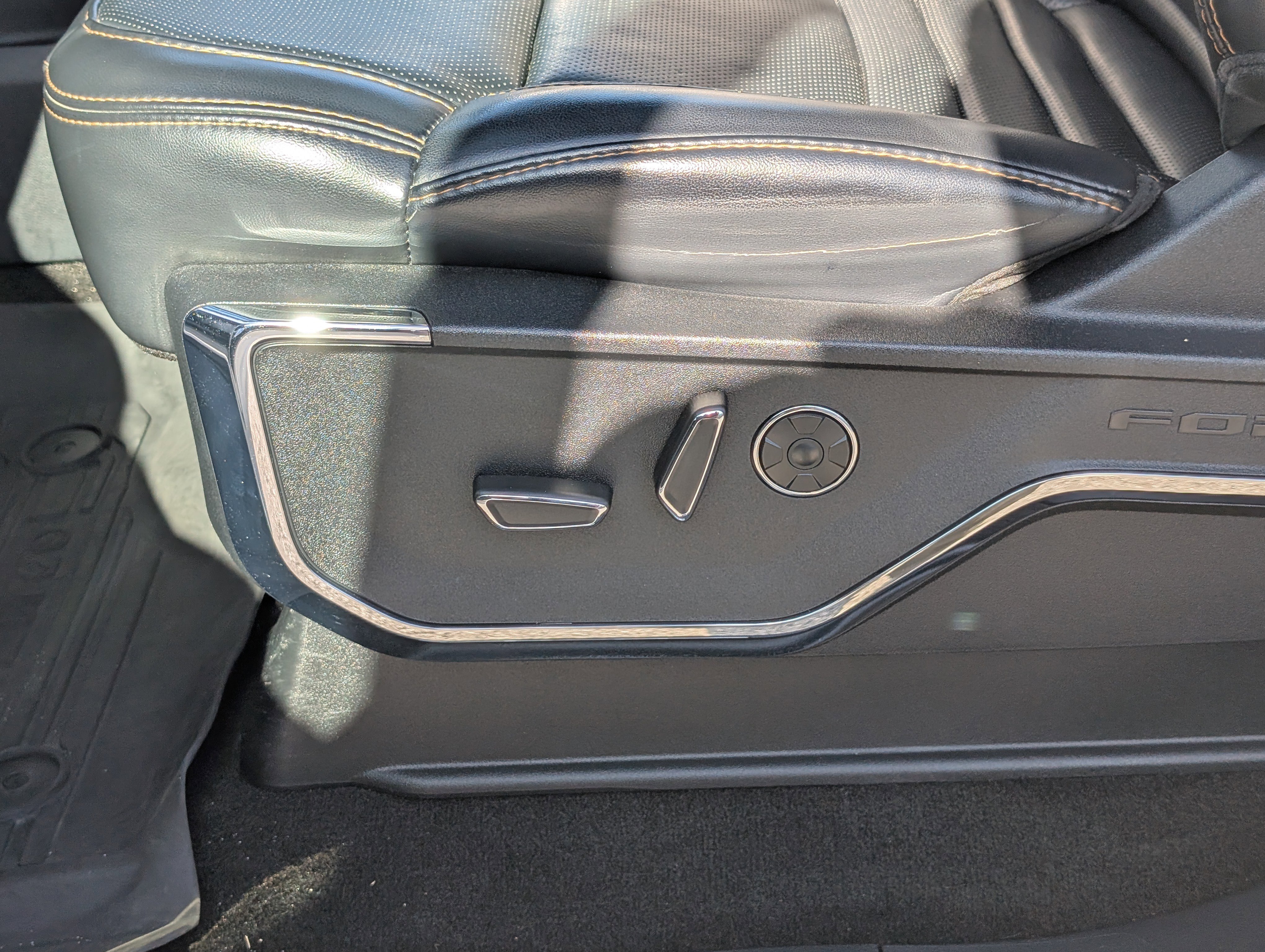 Certified 2022 Ford F150 Platinum w/ Equipment Group 701A High image 23