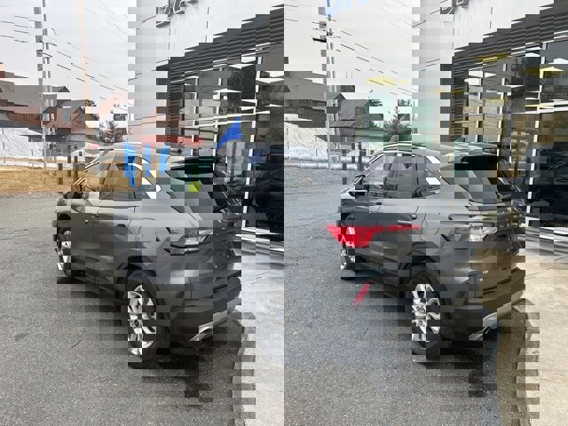 Certified 2022 Ford Escape SE w/ Convenience Package image 3