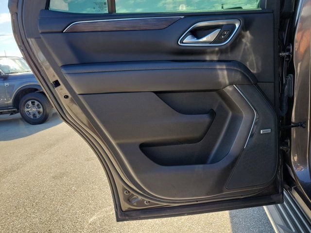 Used 2021 Chevrolet Tahoe LT w/ LT Signature Package image 13