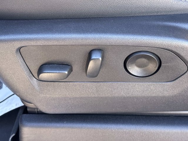 Used 2025 Chevrolet Silverado 1500 High Country AWD/4WD image 29