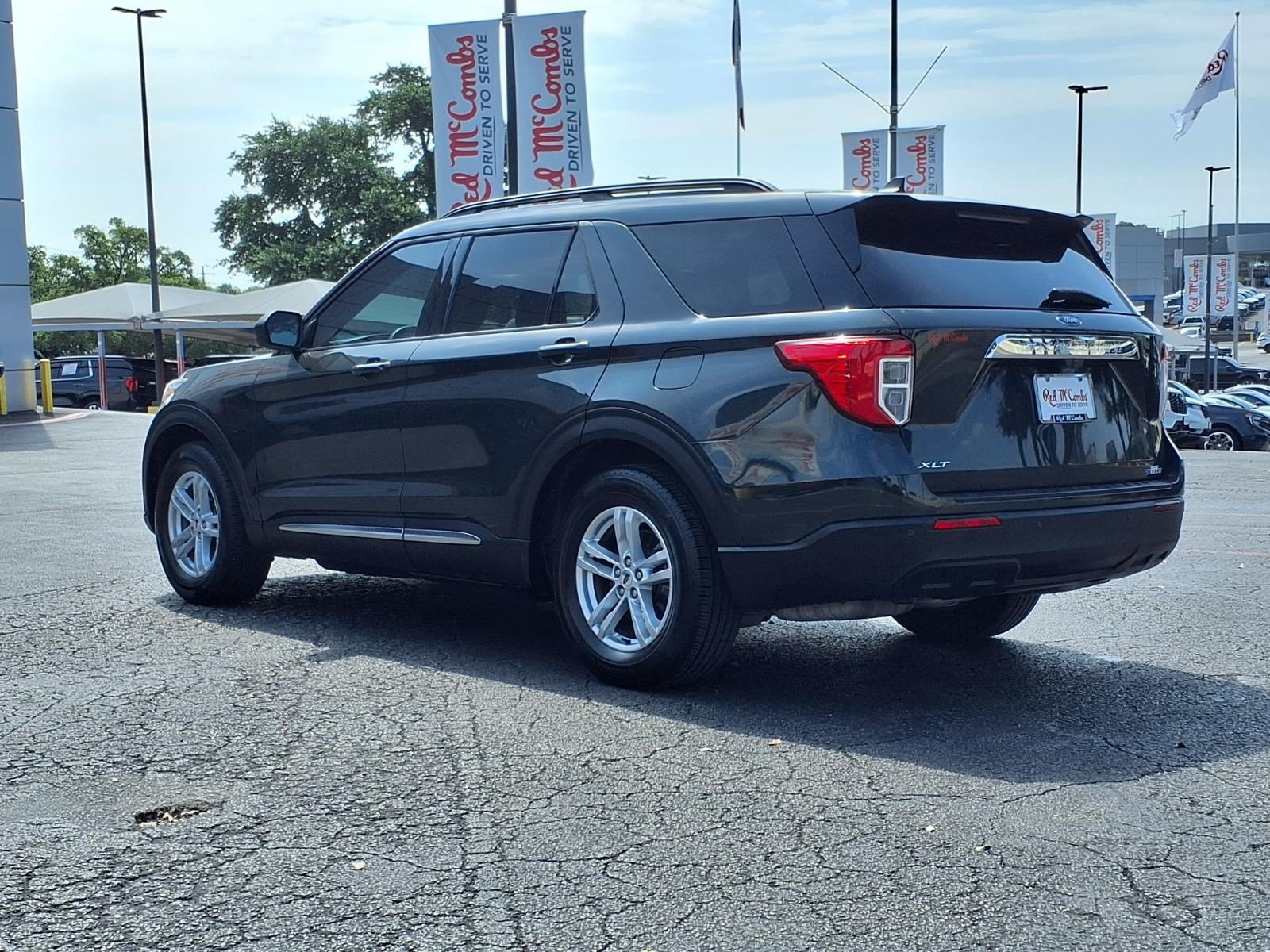 Certified 2023 Ford Explorer XLT RWD image 8