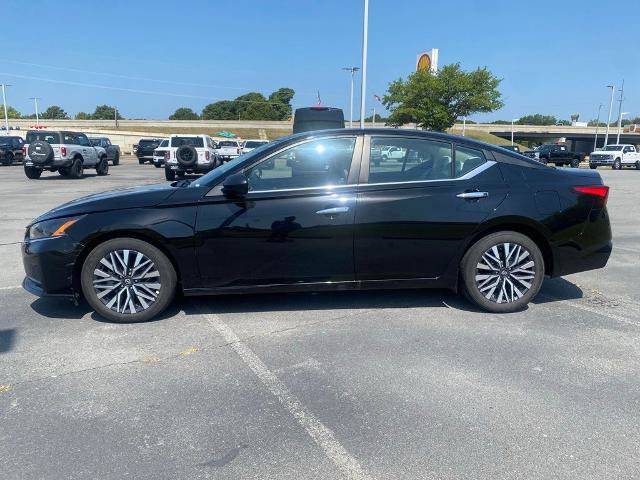 Used 2025 Nissan Altima 2.5 SV FWD image 4