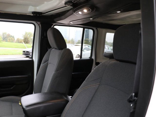 Used 2025 Jeep Wrangler Unlimited Sport AWD/4WD image 19