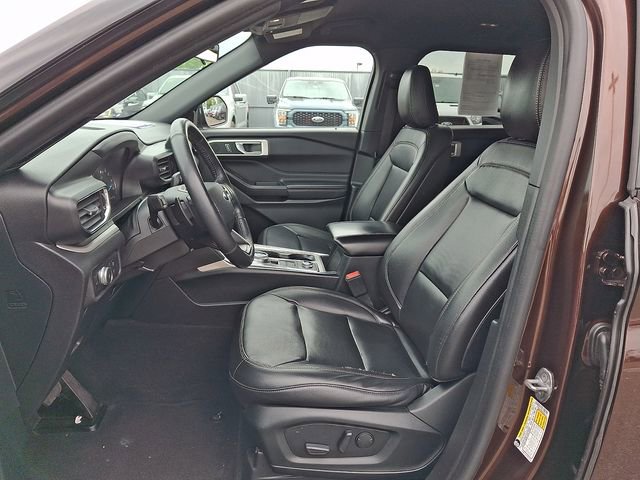 Certified 2020 Ford Explorer XLT w/ Equipment Group 202A AWD/4WD image 14