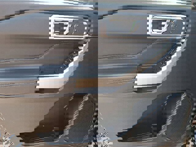 Certified 2022 Ford Explorer XLT w/ Equipment Group 202A image 15