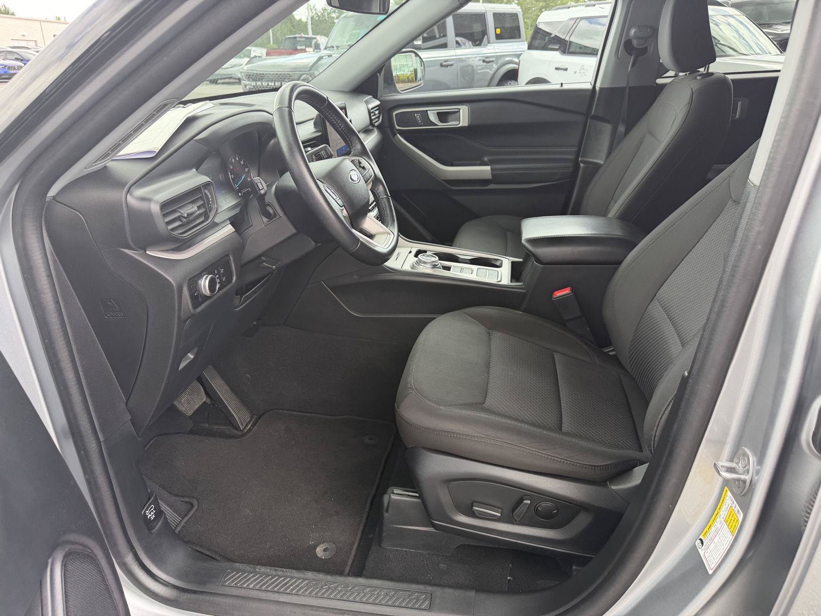 Certified 2023 Ford Explorer XLT RWD image 10