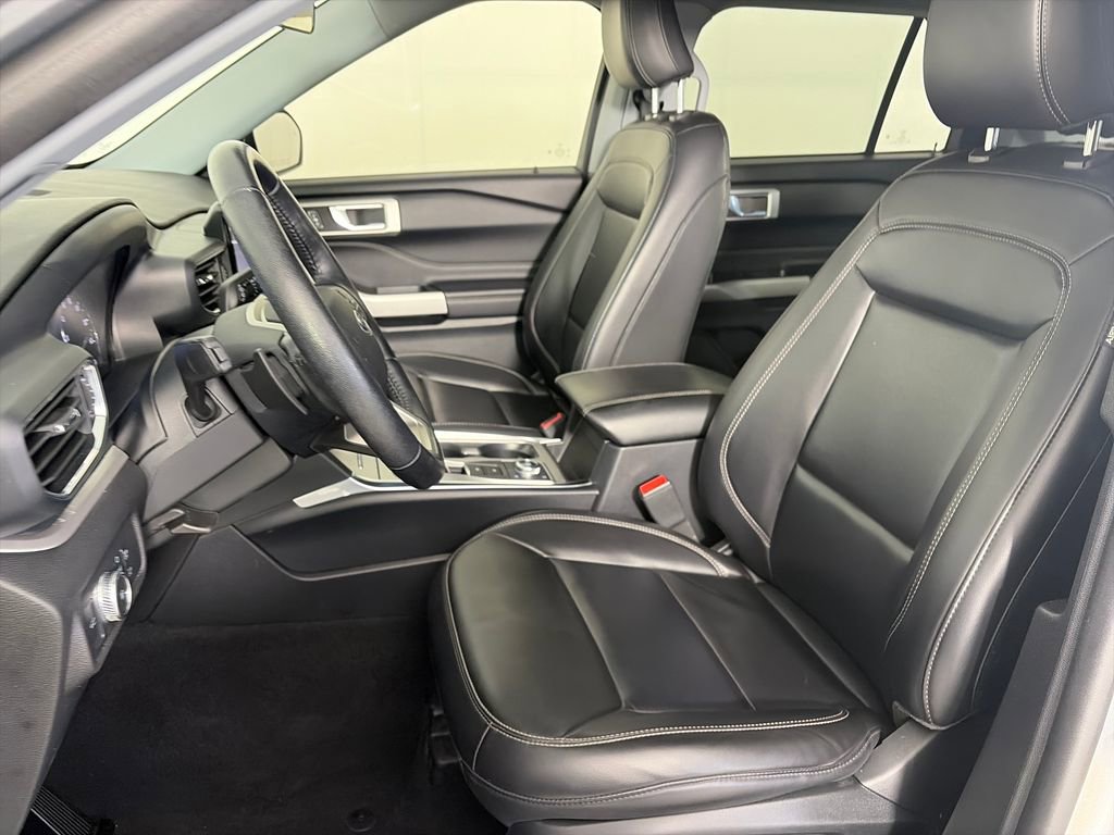 Certified 2021 Ford Explorer XLT w/ Equipment Group 202A AWD/4WD image 11
