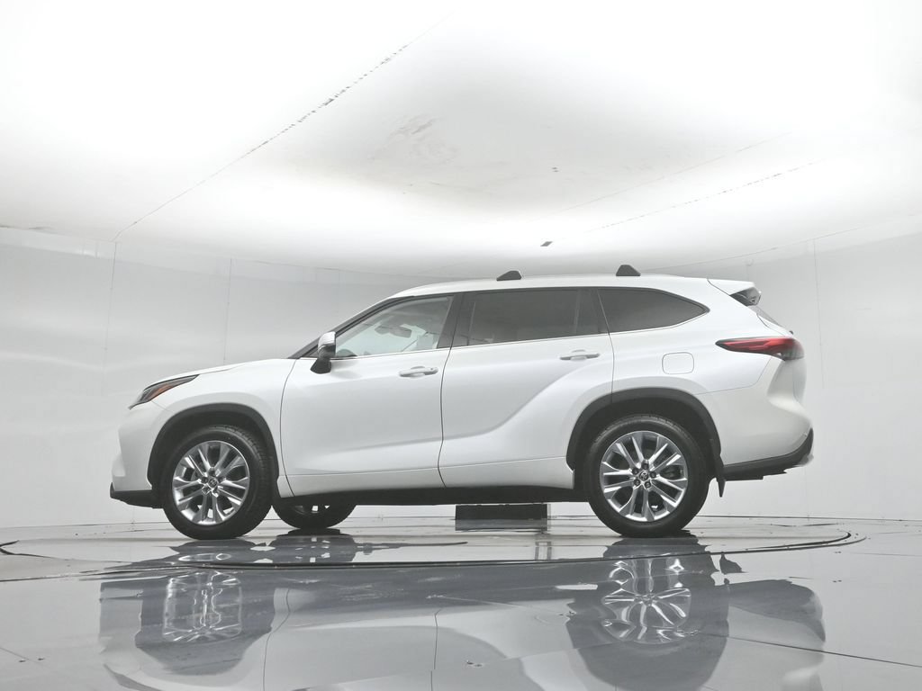 Used 2022 Toyota Highlander Limited FWD image 59