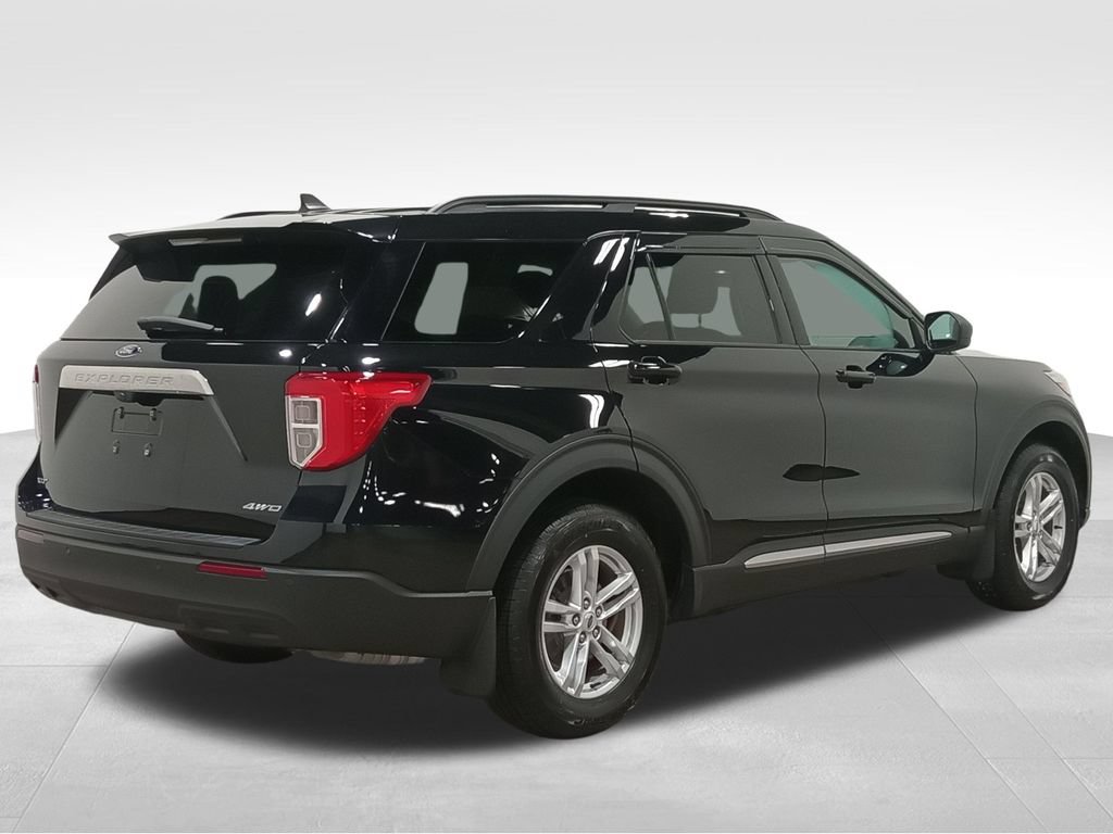 Certified 2024 Ford Explorer XLT AWD/4WD image 3