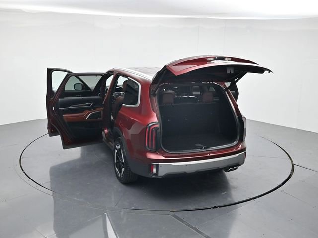 Used 2023 Kia Telluride EX w/ EX Captain's Chair Package FWD image 45