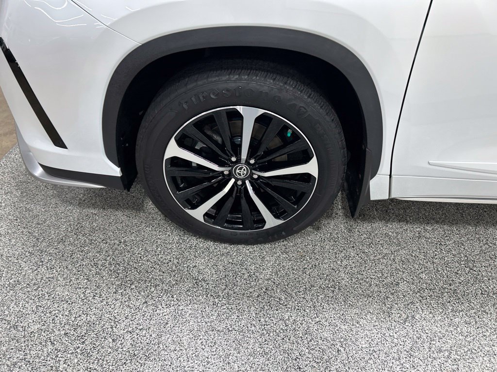 Used 2022 Toyota Highlander XSE AWD/4WD image 35