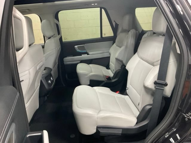 Certified 2025 Ford Expedition Platinum AWD/4WD image 16
