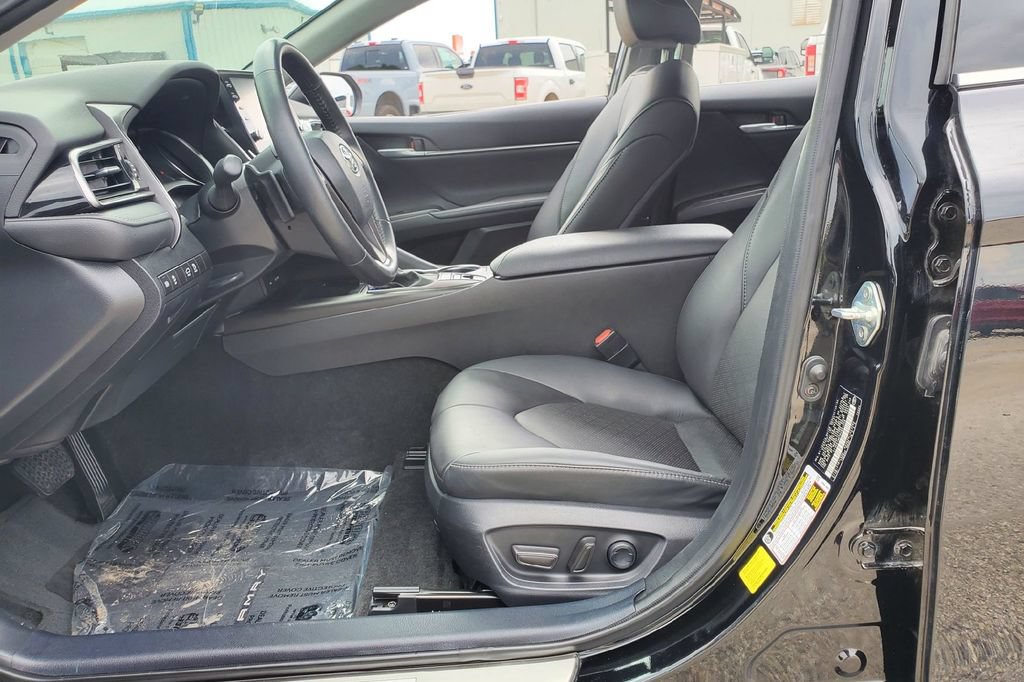Used 2024 Toyota Camry XSE FWD image 4