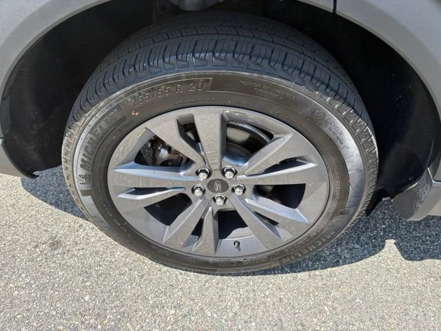Certified 2022 Ford Explorer XLT w/ Equipment Group 202A AWD/4WD image 3