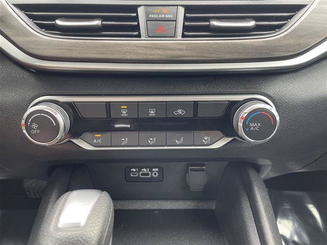 Used 2025 Nissan Altima 2.5 SV FWD image 25