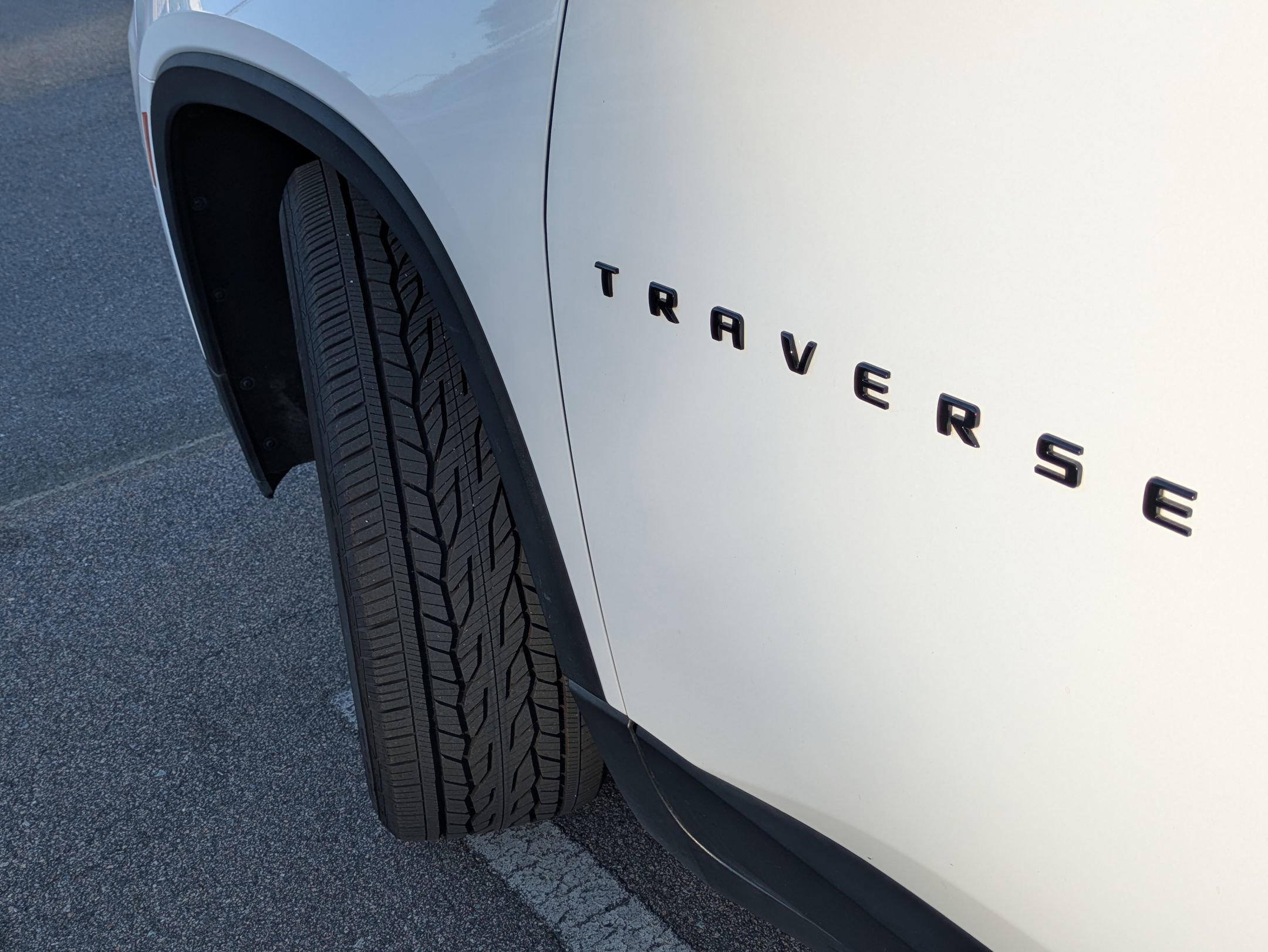 Used 2023 Chevrolet Traverse RS FWD image 43