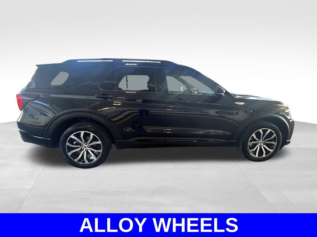 Certified 2025 Ford Explorer ST-Line image 2