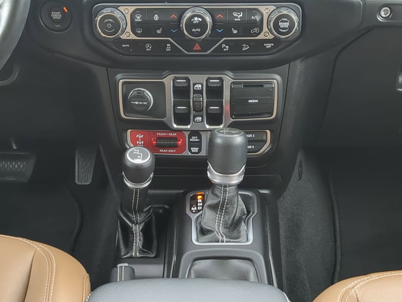 Used 2021 Jeep Wrangler Unlimited Rubicon AWD/4WD image 16