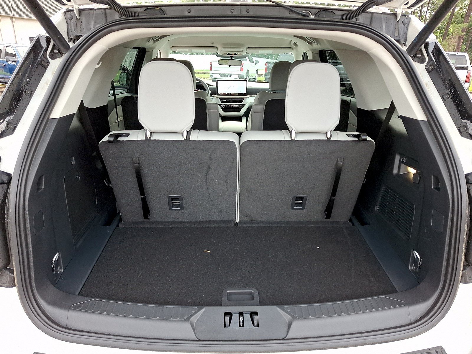 Certified 2026 Ford Explorer Active w/ Active Comfort Package RWD image 28