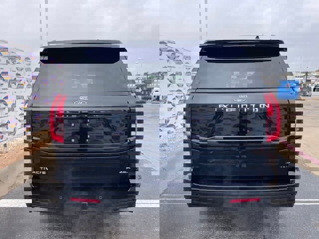 Certified 2025 Ford Expedition Max Active image 5