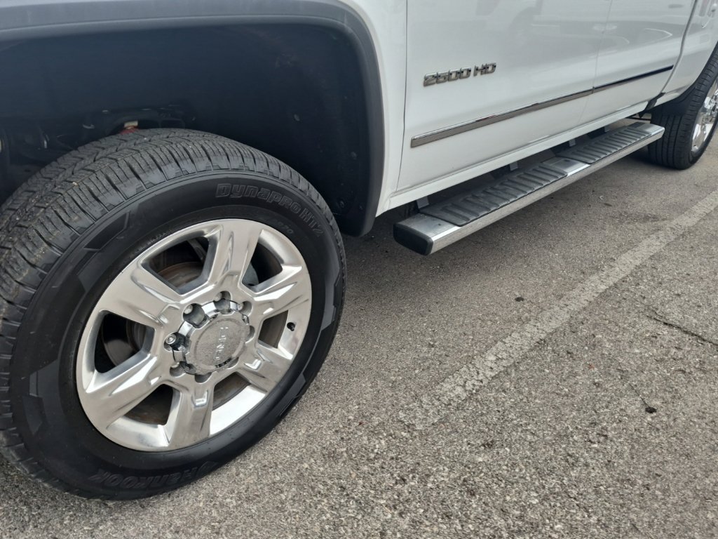 Used 2019 GMC Sierra 2500 SLT w/ Duramax Plus Package AWD/4WD image 8
