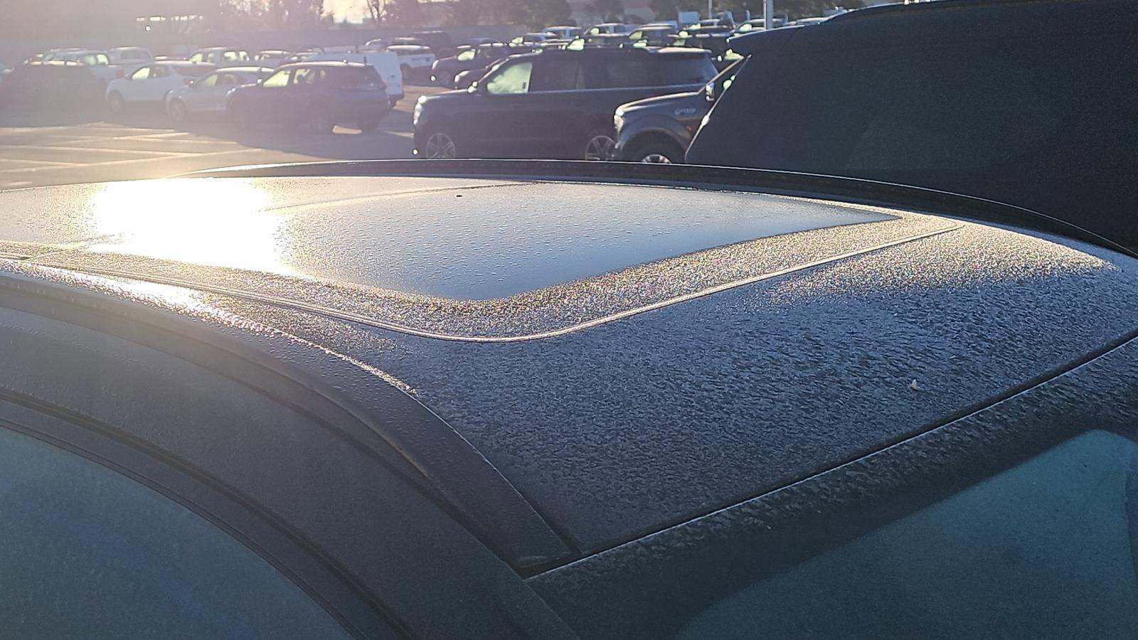 Used 2025 Volvo XC60 B5 Plus image 16