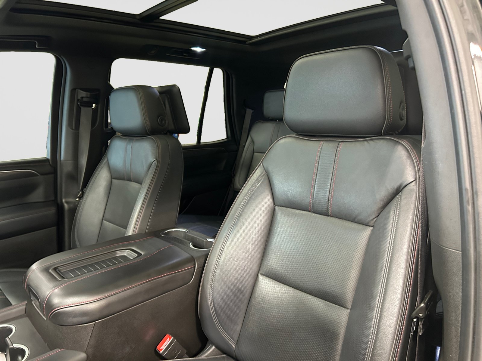 Used 2021 Chevrolet Tahoe RST w/ Luxury Package RWD image 13