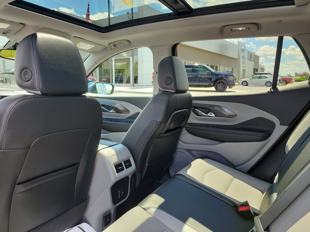 Used 2024 GMC Terrain SLT w/ Infotainment Package II AWD/4WD image 16